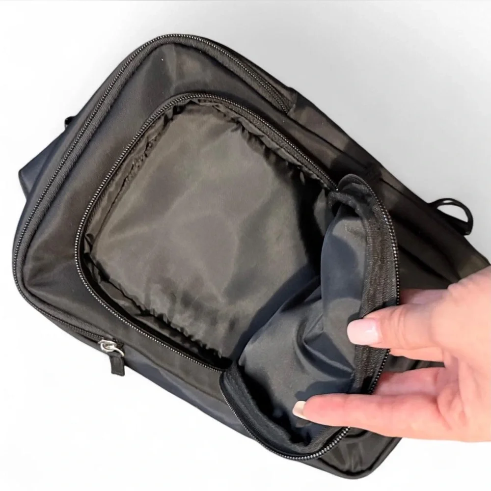 DSW NWT Black Unisex Women’s Men’s‎ Sling Bag